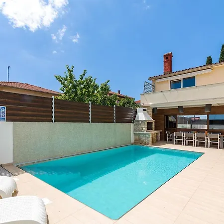 Suton Villa *